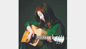 ‘사랑’의 샘에서 노랫말을 길어올리다