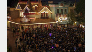 확진자 1명 발생에… 中, 디즈니랜드 3만명 ‘감금 검사’ 