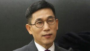 진중권 “‘박정희’ 언급한 이재명, 文정권 기본 노선서 이탈”