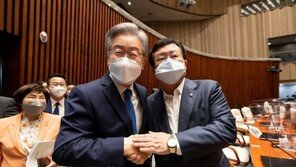 설훈, 이재명 면전서 “대선 후보들 다 고만고만” 