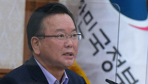 金총리, 공직자 ‘정치중립’ 엄중 지시…“한번 무너진 신뢰 회복 어려워”