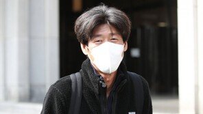 ‘35억 뇌물 혐의 추가’ 남욱 구속심사 출석…질문에 묵묵부답