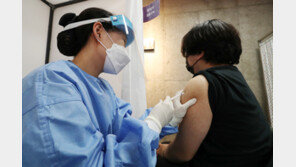 정부 “백신 접종과 심낭염·심근염 인과성 아직 결론 안 나”