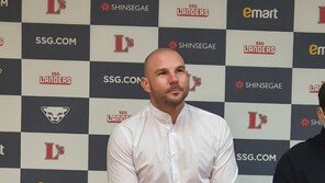 ‘은퇴’ SSG 외인 로맥 “한국에서 5년, 인생을 변화시켰다”