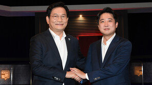 송영길 “특검 수사 핵심은 尹” 이준석 “李 개입 또는 무능”