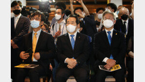 이재명, 유시민 만났다…‘알릴레오’ 녹화, 내달 초 방송