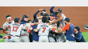 애틀랜타의 전설 행크 에런, 하늘서 우승 내려줬나