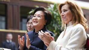 헝가리 오페라 극장 채운 ‘애국가’…김정숙 여사 “고맙습니다”