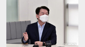 윤석열 “만나고 있다” vs 안철수 “어떤 후보와도 소통 안해”