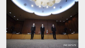 日 “한국전 종전 선언, 시기상조” 文대통령 제안에 난색 표명