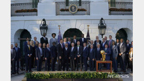 ‘NBA 챔피언’ 밀워키, 백악관 방문…오바마 시절 이후 처음