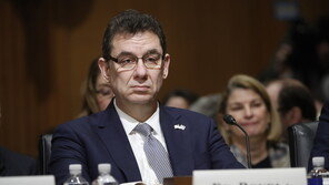 화이자 CEO “추가접종 효력 1년 정도…매년 접종해야 할 듯”