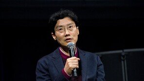황동혁 “‘오징어게임2’ 구상 중…많은 사랑에 선택의 여지 없어”