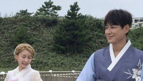 마스크 쓰고 축가 부른 임창정…이지훈 부부-손준호 ‘음성’