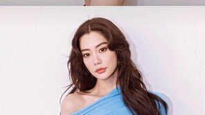 클라라, 말이 필요 없는 ‘넘사벽 섹시미’…“청순 글래머 대명사”