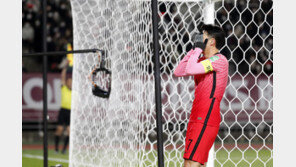 ‘2차례 골대 강타’ 손흥민 “동료들에게 미안해, 반성하겠다”