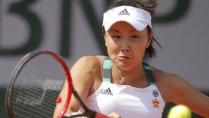 “안전하다”는 펑솨이 이메일 가짜 논란…WTA 회장 “믿기 어렵다”