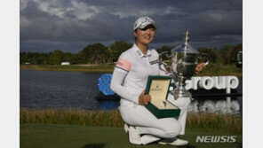 고진영, LPGA 최종전 우승…한국인 최초 3년연속 상금왕