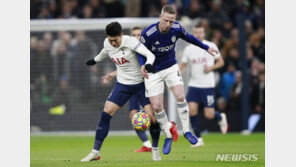 ‘손흥민 골대 강타’ 토트넘, 리즈에 2-1 역전승