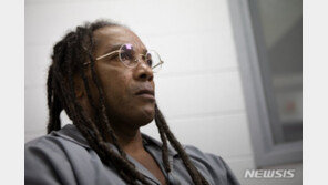 인종차별로 부당한 옥살이 美 흑인 남성 43년만에 풀려났다