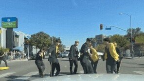 BTS ‘손자국’ 찍힌 차…전세계서 “내가 살래” 문의 쇄도 (영상)