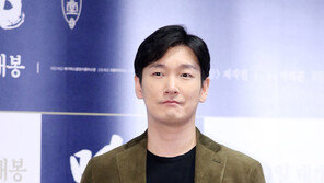 정우성 돌파감염…밀접접촉 조승우 “검사결과 대기중”