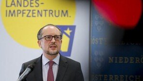 오스트리아 총리 사의 표명…‘부패 혐의’ 前총리는 정계 은퇴