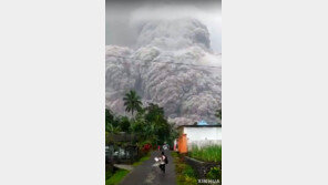 인도네시아 세메루 화산 분출…3명 사망·실종 40명 부상