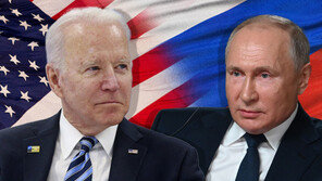 바이든, 푸틴에  “우크라이나 군사적 긴장고조시 경제 제재로 대응”