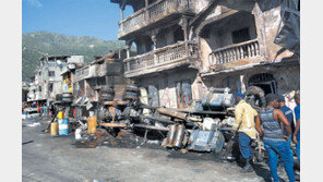 아이티서 유조트럭 폭발 최소 75명 사망… 주민들, 흘러나온 기름 가져가려다 피해 커져