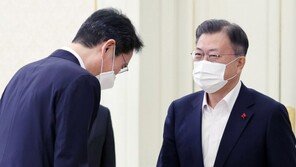 文대통령 “청년, 코로나로 주저앉지 않도록 기업이 힘 돼달라”