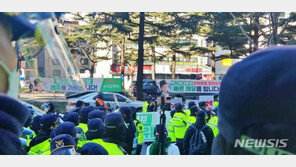 정권 교체는 한 목소리… 윤석열 대구 방문에 보수단체 극렬 대립