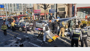 [단독]부산 대형마트 택시 추락사고, 70대 운전자 조작과실 결론