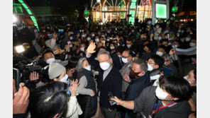 이재명, 새해 ‘랜선 해돋이’…부산신항서 ‘첫 출항’ 선원들 환송