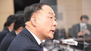 홍남기, 與 추경 요구에 “소상공인 피해·세수 종합 점검해 결정”