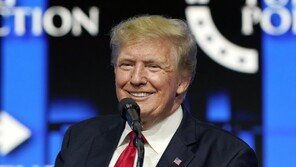 “美, 2030년께 우익 독재 아래 있을 가능성…민주주의 붕괴 심각”