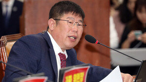 尹측 김경진 “김종인 보다 이준석이 더 문제…사퇴 거부시 식물대표 가능성”