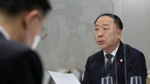 홍남기 “집값 하향 안정세 가속도…2030년까지 매년 56만호 공급”