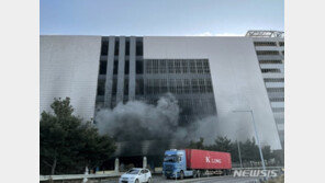 평택 냉동창고 신축 공사장서 큰불…대응 2단계 발령