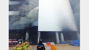 평택 냉동창고 화재…실종 소방관 3명 숨진 채 발견