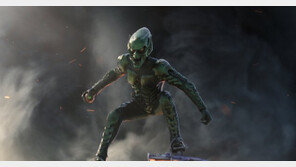 ‘스파이더맨’ ‘경관의 피’ 엎치락뒤치락…주말 쌍끌이 예고