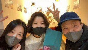 정웅인, 미모 아내와 대학로 연극 데이트…“깨 쏟아지네”