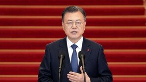 文대통령 “주한미군 장병과 기지 인근 주민 방역 강화하라”