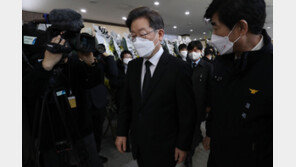 “살려달라” “약속 좀 지켜달라” 소방관 유족 호소에 고개 숙인 이재명