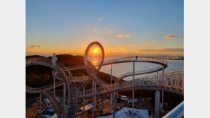 하늘을 걷는 뷰 ‘스페이스 워크’ 핫플레이스로 급부상