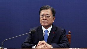 [단독]文대통령, F-35A ‘비상착륙’ 조종사에 격려 난(蘭)