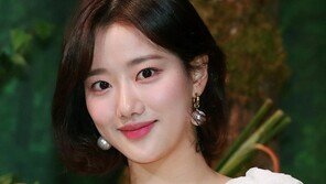 에이프릴 이나은, 학폭 의혹 벗었다…글 작성자 사과에 “고소 취하”