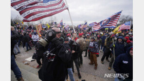 美 의회 경찰, 트럼프에 소송…“정신적·물리적 고통 야기”