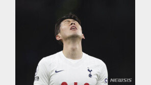 손흥민 부상 날벼락, 지옥일정에 결국 탈났다