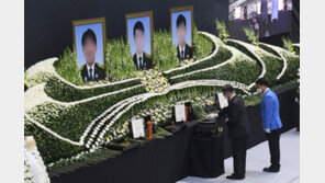 “뜨겁지 않은 세상에서 편히 쉬길”…눈물 속 순직 소방관 영결식 거행